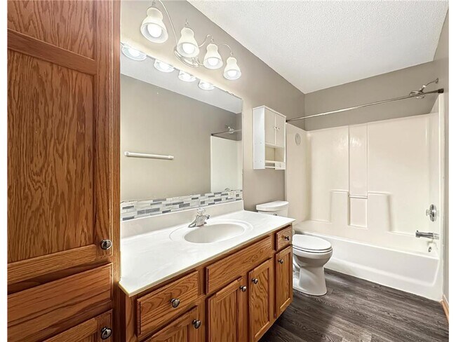 Building Photo - 1556 Chartreux Ave