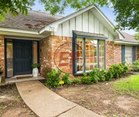 Building Photo - 712 Willow Creek Dr