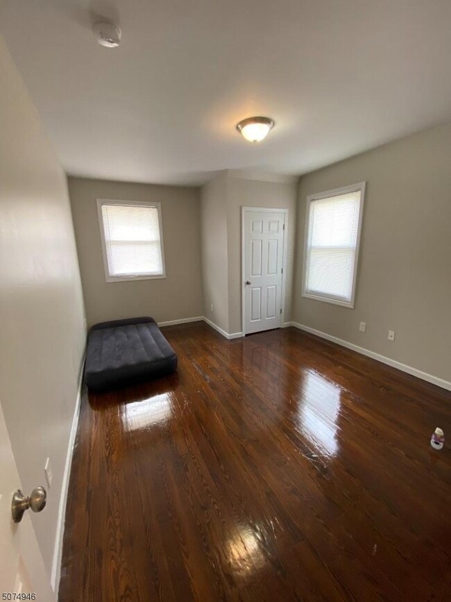 Building Photo - 23 Walnut Terrace