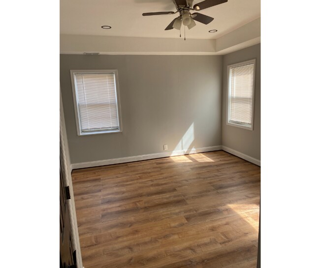 Building Photo - 2501 Linden Ave