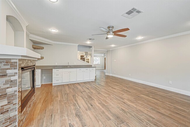 Building Photo - 5611 Nina Lee Ln