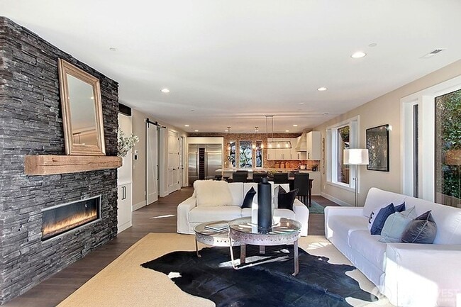 Building Photo - 4bd/3.5ba Kirkland Home