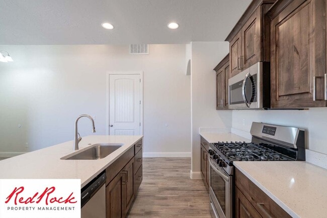 Building Photo - Single-Level Home in Hurricane With an Attached Casita!