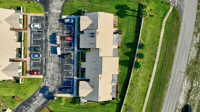 Building Photo - 802 SW Monica St