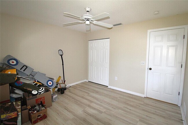 Building Photo - 9421 Fruitland Ave