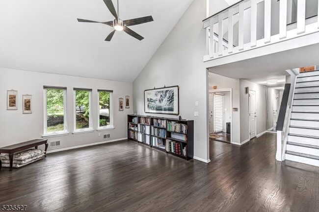 Building Photo - 33 Highmount Ave