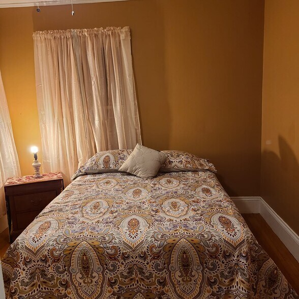 Building Photo - 35 Algonquin St