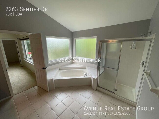 Building Photo - 2263 Sentier Dr