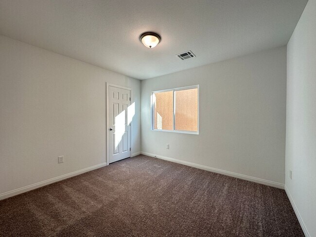 Building Photo - Robindale & Westwind