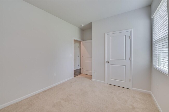 Building Photo - 842 Feldspar