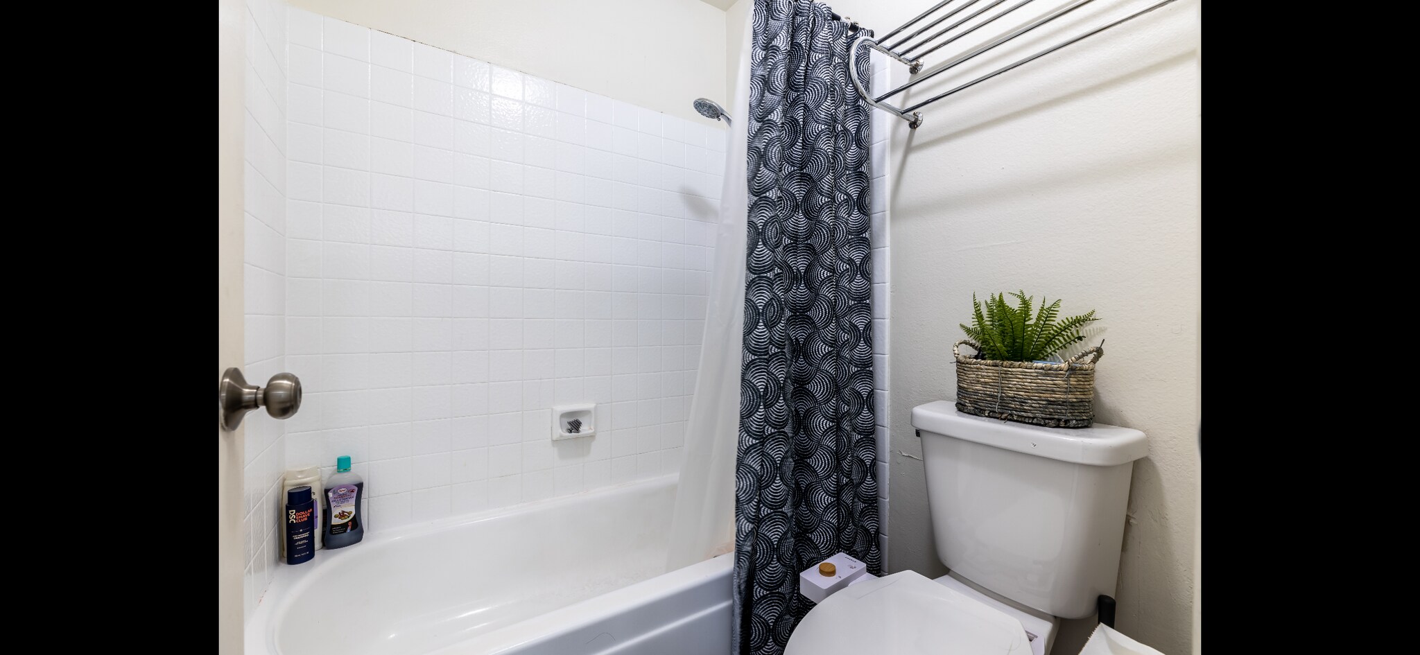 Building Photo - 25335 Pine Creek Ln