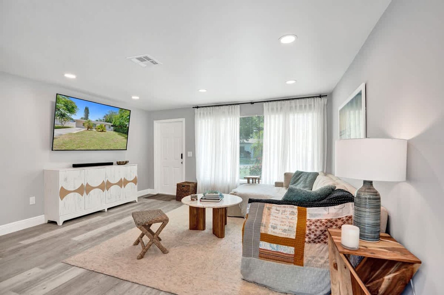 Building Photo - 1587 NE 30th St