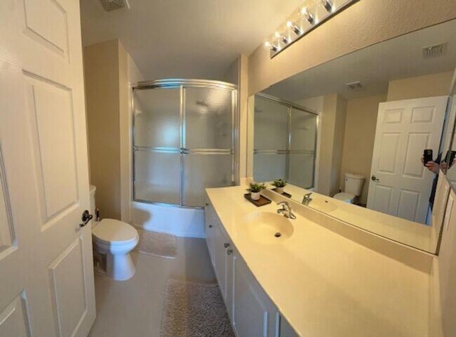 Building Photo - 2805 Veronia Dr