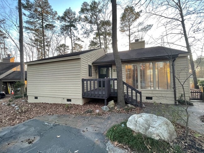 Primary Photo - 3 Bedroom 3 Bath Beauty on Golf Course wit...