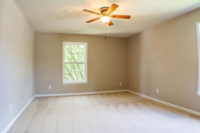 Building Photo - 624 Ivy Glen Dr