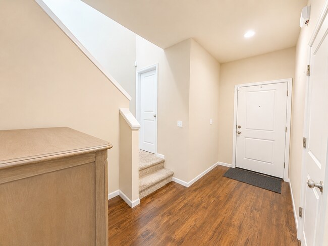 Building Photo - Large 4 Bedroom Home with EV Charger and Solar in Bethany Area