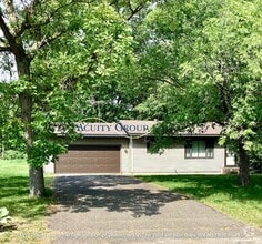 Building Photo - 3BR, 1BA Rambler