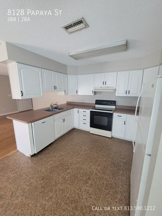 Building Photo - Spacious Port Richey Home