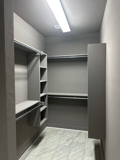 Building Photo - 17337 Sparrowhawk Ln