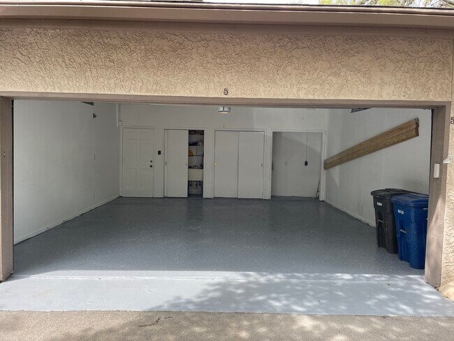 Garage - 8000 Donore Pl