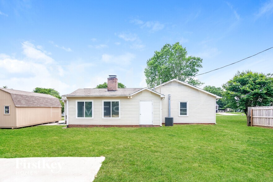 Building Photo - 3541 Heather Ln