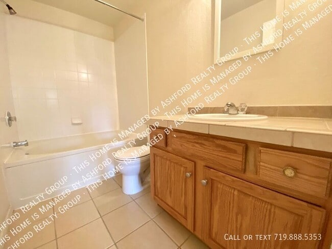 Building Photo - 837 S Weber St