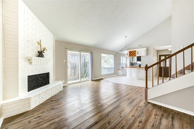 Building Photo - 5255 Beaverbrook Dr