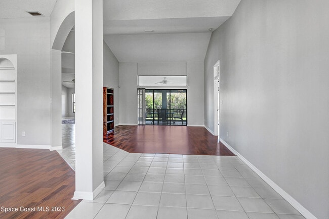 Building Photo - 3643 Bluefield Ave
