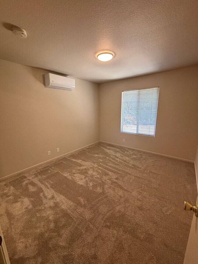 Building Photo - 1732 Mount Olive Dr