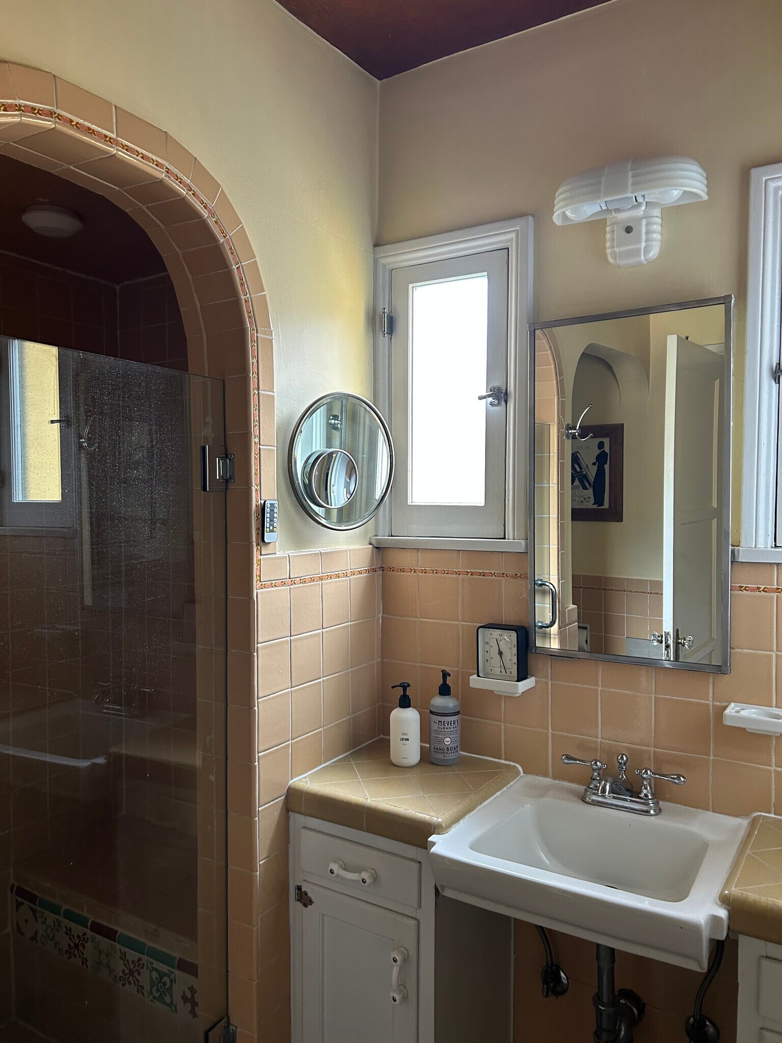 Building Photo - 1294 Boynton St