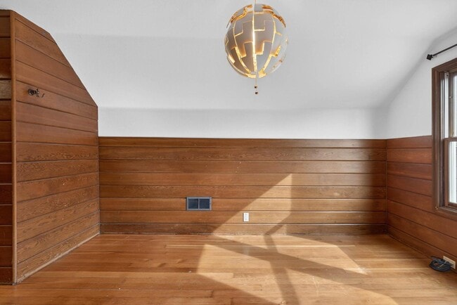 Building Photo - Vintage 3-bdrm/1-bdrm Alameda charmer—Many updates, large yard w/deck & raised beds