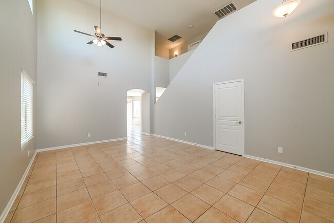 Building Photo - 11809 W Belmont Dr