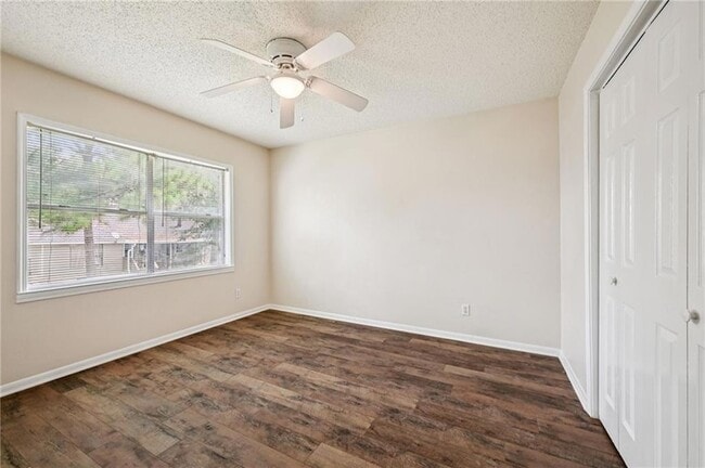 Building Photo - 109 Silverwood Dr