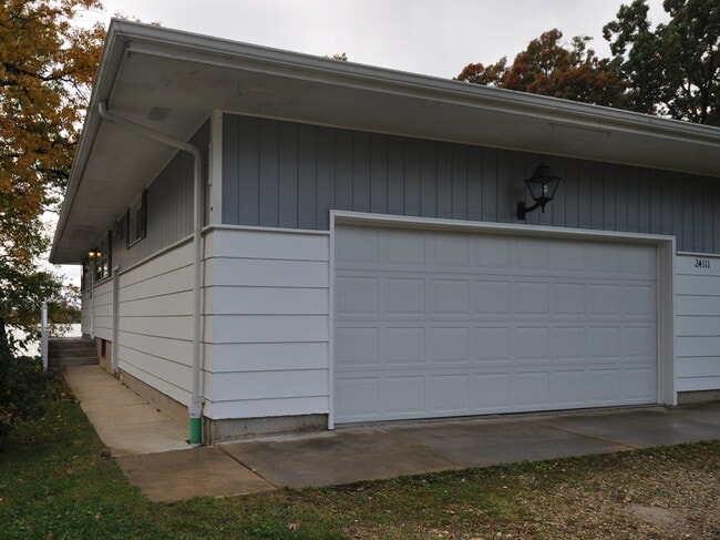 Building Photo - 24111 64th Pl
