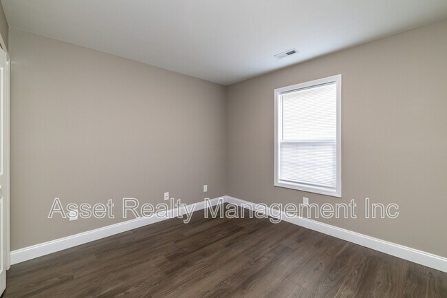 Building Photo - 112 Bennett Ln