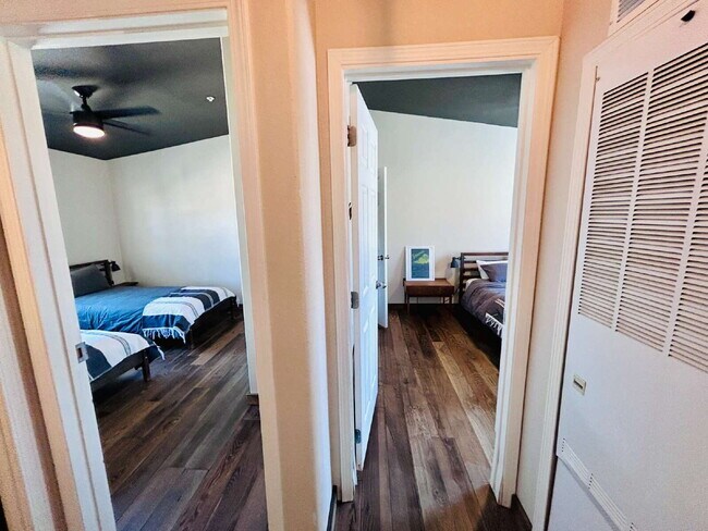 Building Photo - Updated 3 bd, 2 ba on 1.98 Acres with Hot Tub!