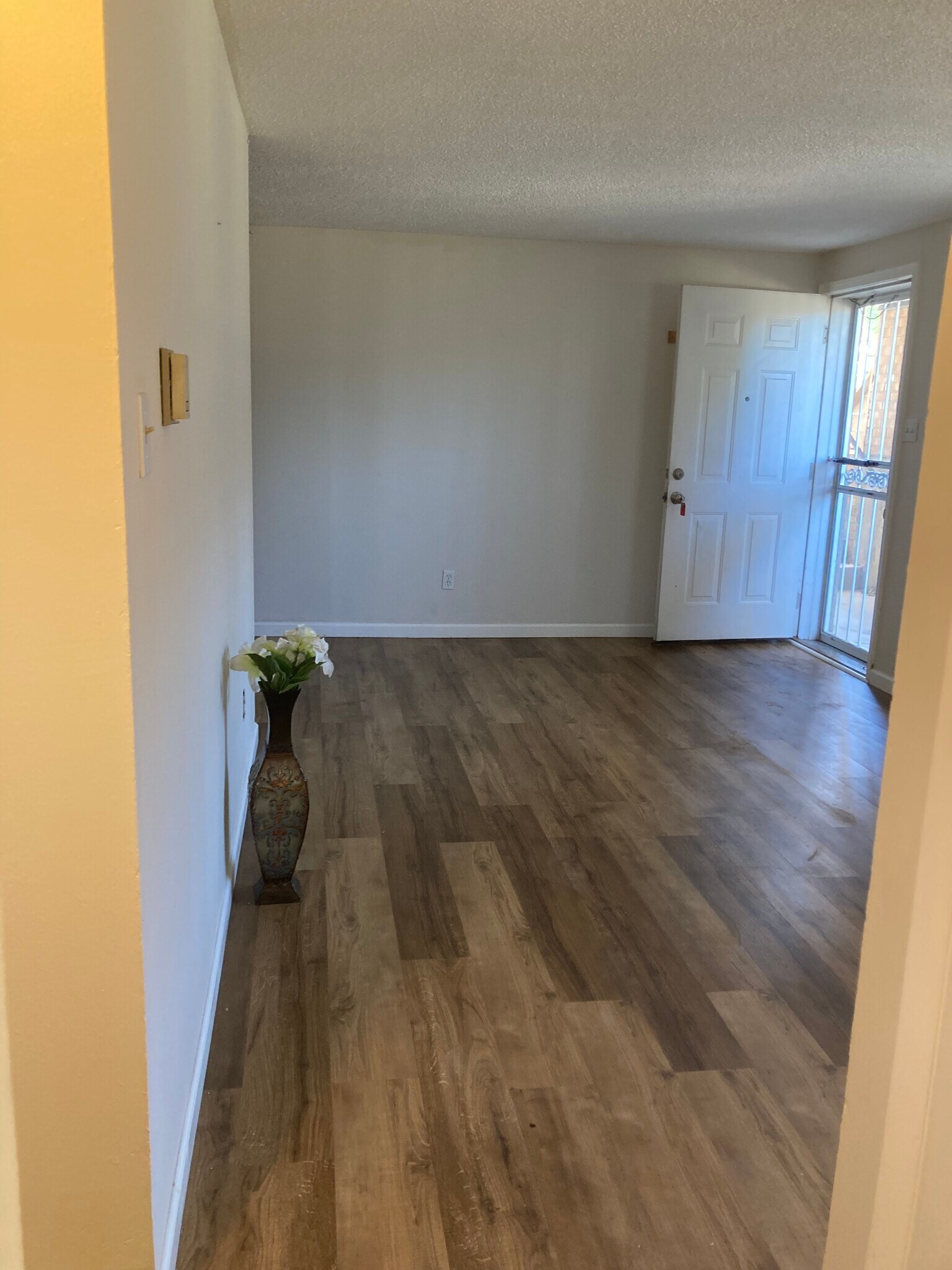 Building Photo - 2544 Joliet St