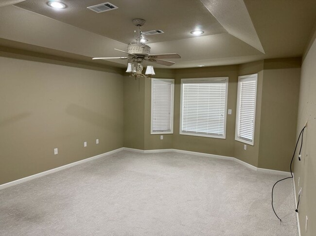 Building Photo - 12 Enclave Cir