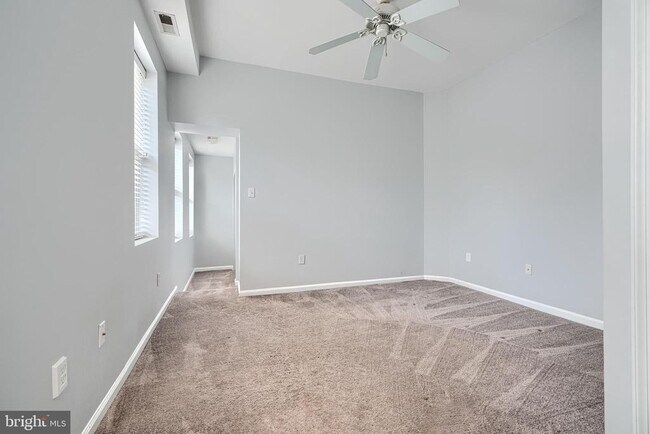 Building Photo - 1650 S Charles St