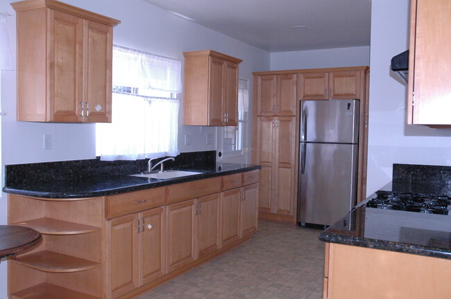 Kitchen - 2726 Angus St