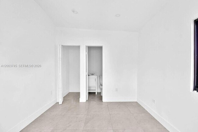 Building Photo - 1102 NW 103rd St