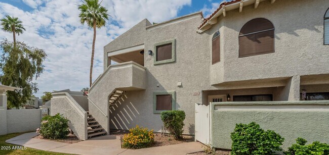 Primary Photo - 850 S River Dr