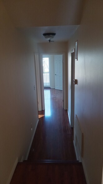 Building Photo - 1311 Spruce Hills Dr