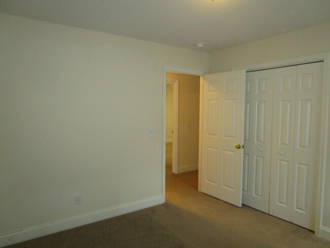 Building Photo - 1045 Cutleaf Dr