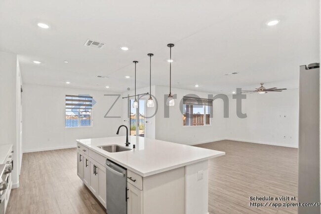Building Photo - 16559 Barnett St