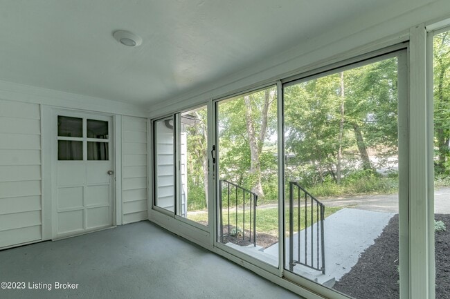 Building Photo - 1886 S Bardstown Rd