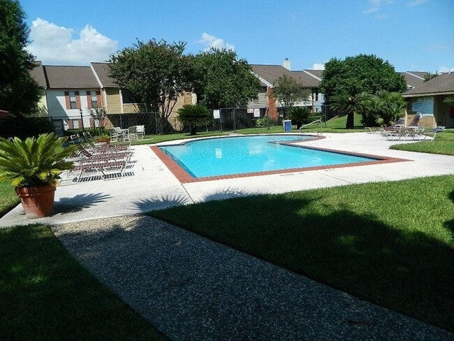 Building Photo - 6645 Wanda Ln
