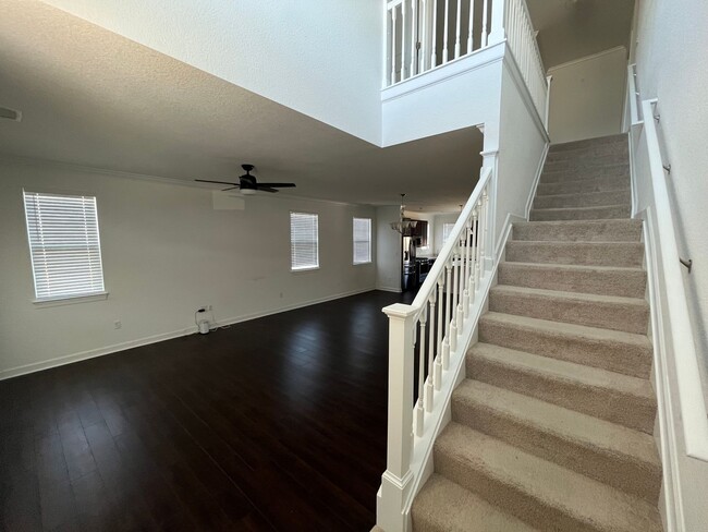 Building Photo - 4 Bedroom, 3.5 Bath Condo in Coveted Spenc...