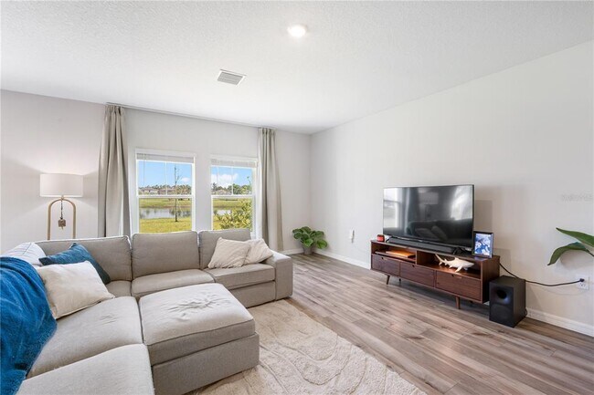 Building Photo - 14884 Summer Br Dr