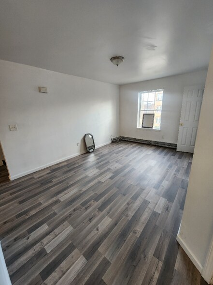 Building Photo - 159 Magnolia St